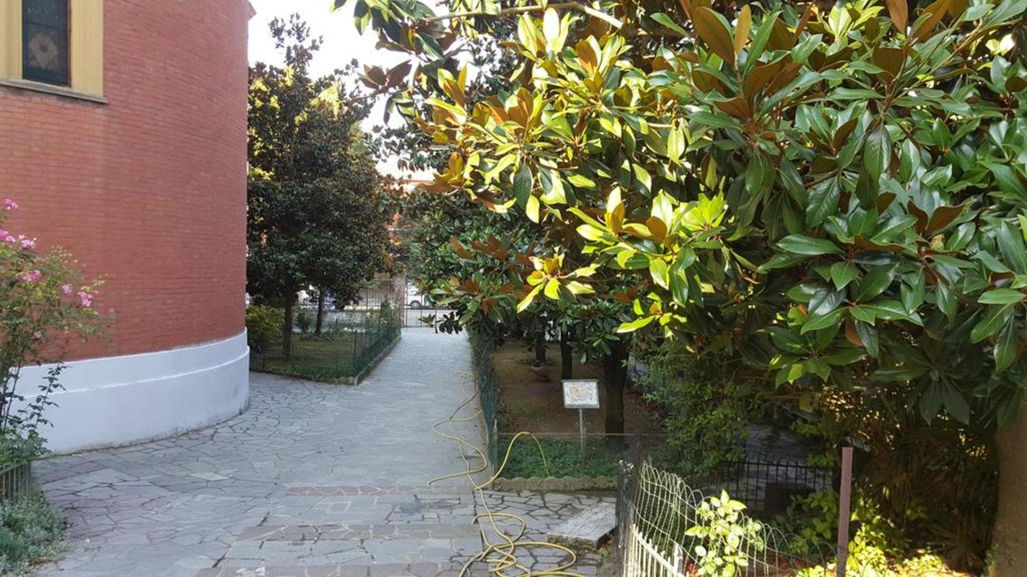 Charming Apartment In Asti 35 M² Garden View Luaran gambar